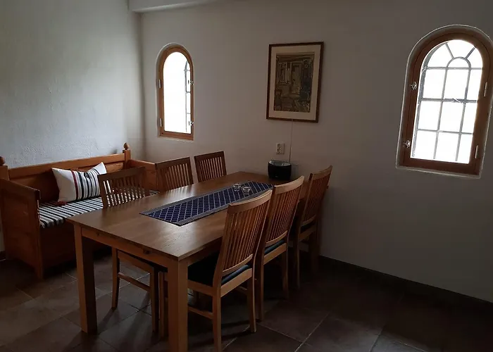 Linda Gard Apartment